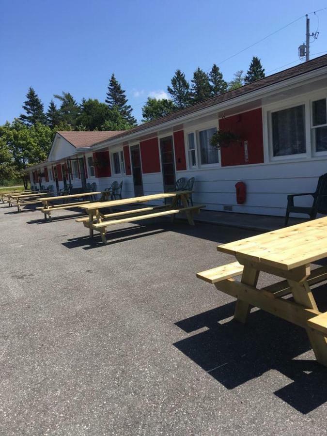 Webbers Lake Charlotte Motel Queen And Double Bed Luaran gambar